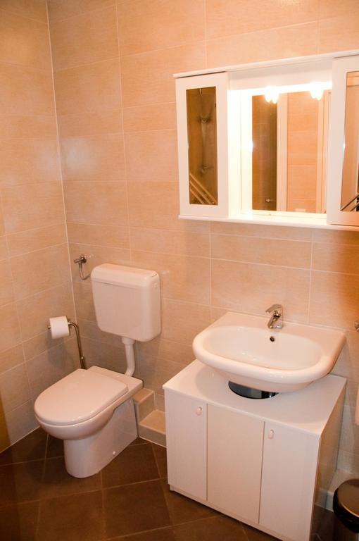 Roza Apartment Новиград Екстериор снимка
