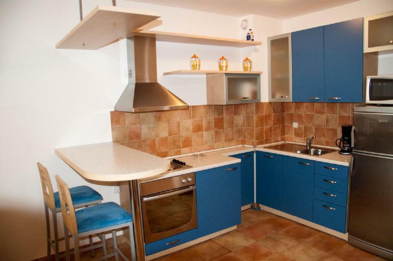 Roza Apartment Новиград Екстериор снимка